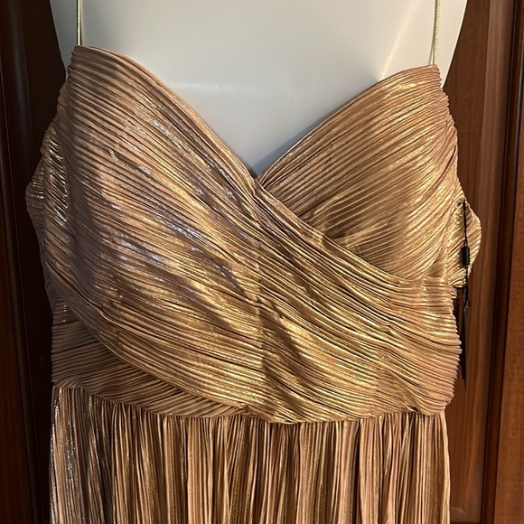 NWT Mac Duggal Metallic Ruched A-Line Gown Size 16 - Picture 8 of 16